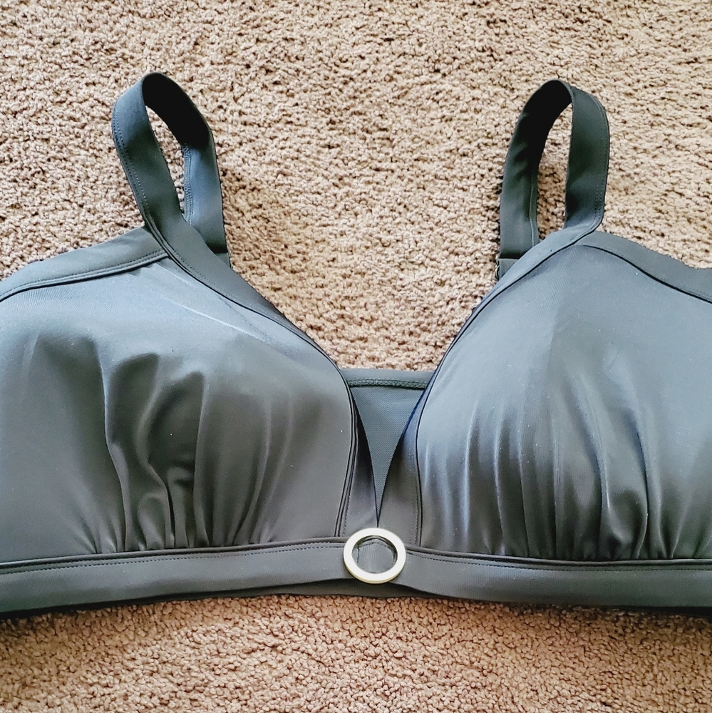 Swim By Cacique Bikini Top Black Triangle No-Wire Gold Ring Size 26 - Picture 2 of 6
